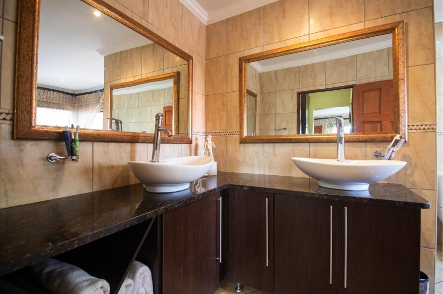 4 Bedroom Property for Sale in Birdwood Estate North West